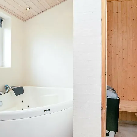 8 Person Holiday In Faaborg Bøjden