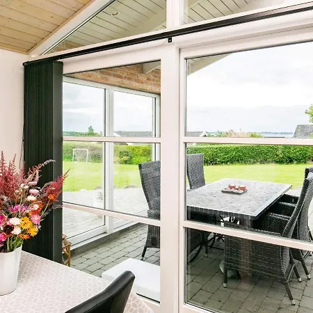 8 Person Holiday In Faaborg *